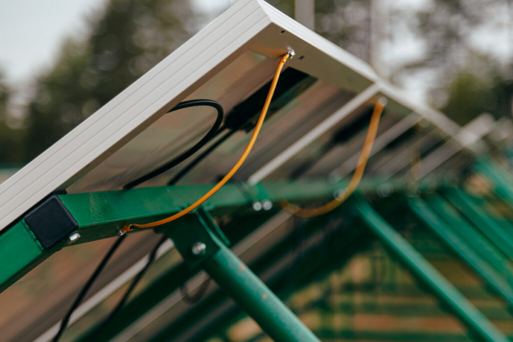 Crack the Code: Simplifying solar inverters 